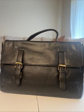 Black 100% Genuine Leather Men's Briefcase Satchel - Classic Professional Carry